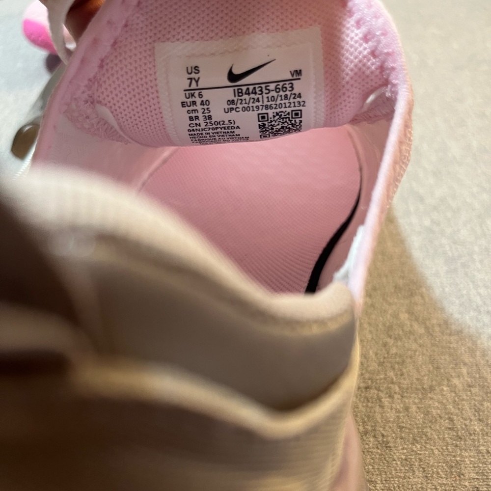 Nike Air Max 270 BG Pink Foam Summit White Size 7Y / Women's Size 8.5 IB4435-663 - Picture 10 of 11